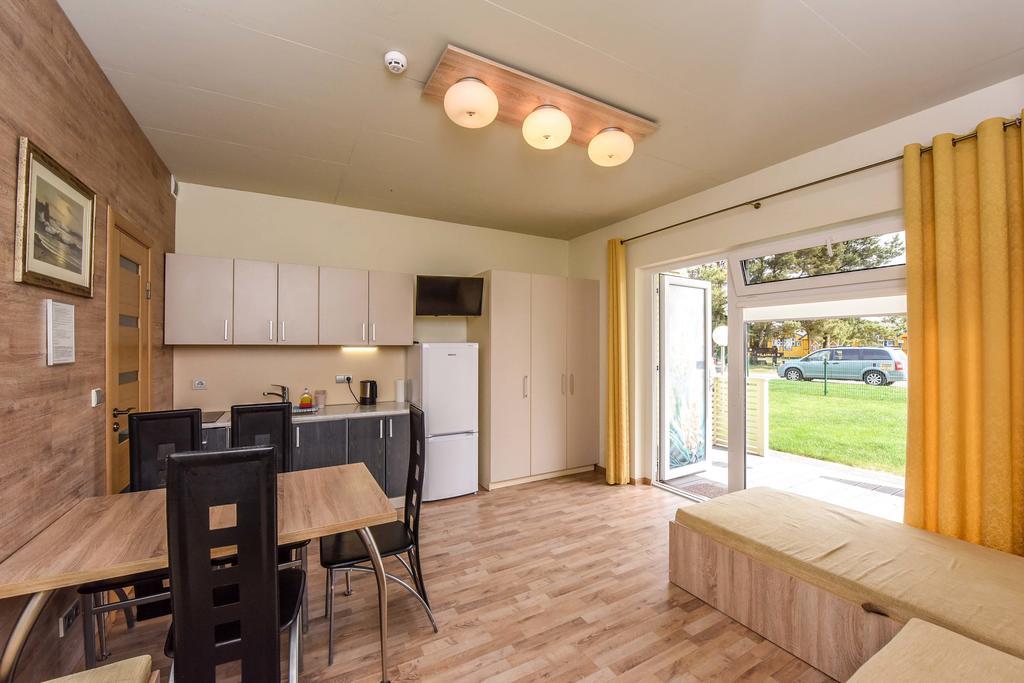 Apartamentai Trys Pusys Šventoji Екстериор снимка